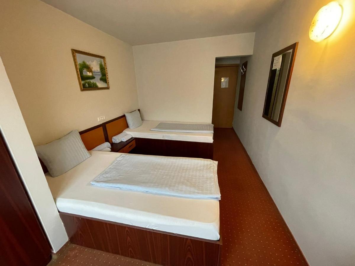 Hotel Le Baron Timisoara Exterior photo