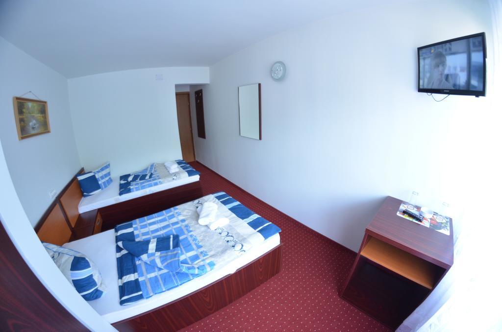 Hotel Le Baron Timisoara Room photo