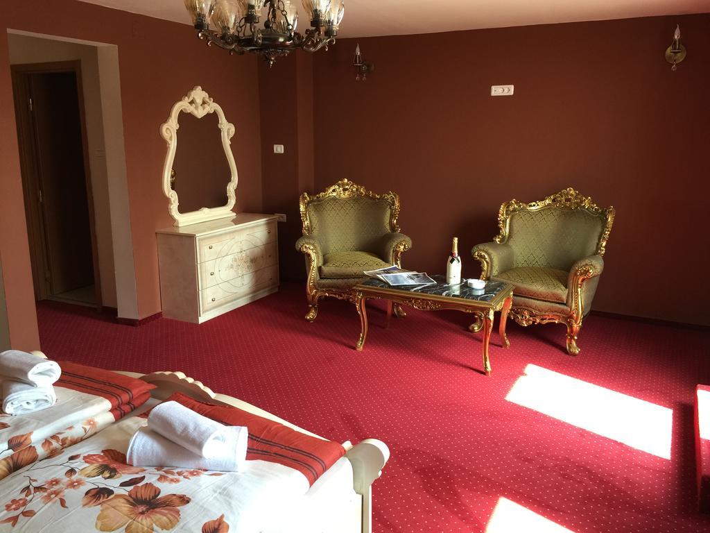 Hotel Le Baron Timisoara Room photo